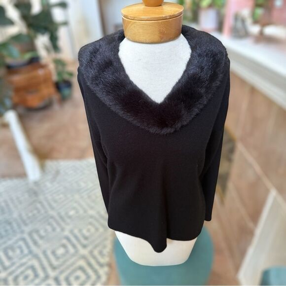 Norton McNaughton Petites Faux Fur Collar Black Sweater. Made in Hong Kong. - Picture 2 of 5
